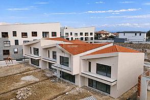 Новый Шмарье дом с террасой