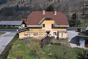 Яворник в Словении: дом на две квартиры.