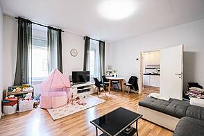 Трёхкомнатная квартира в Ново Поляне