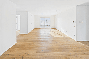 Жильё с тремя комнатами Поле