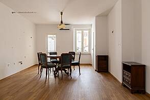 Квартира с пятью комнатами Копер