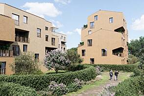 Дуплекс-квартира с четырьмя комнатами в Изоле