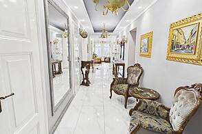 Дом с 5 и более комнатами в центре Любляны