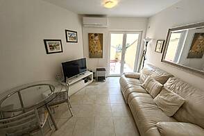 Квартира с тремя комнатами в центре Порторожа