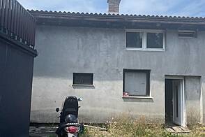 Дом в деревне Скоке