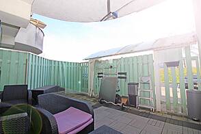 Квартира с двумя комнатами, атриумом и парковкой, расположенная на Новом Долгом Мосту.