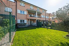 Квартира с тремя комнатами в Пиране