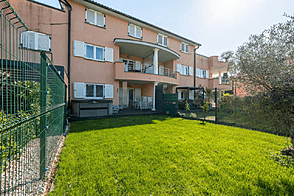 Квартира с тремя комнатами в Пиране