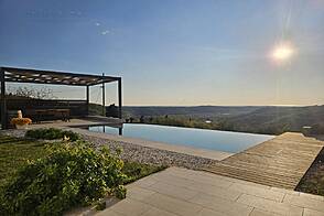 Здание в Святом Петре