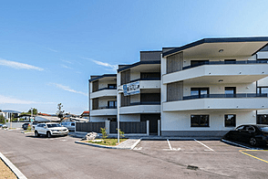 Квартира с тремя комнатами в районе Бежиград.