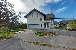 Дом, Садиня Вас