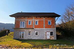 Дом, Долго Брдо