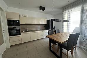 Трёхкомнатная квартира в Изоле