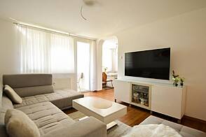 Квартира с тремя комнатами в Кодельево