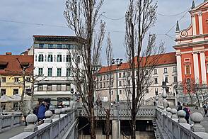 Трёхкомнатная квартира в центре