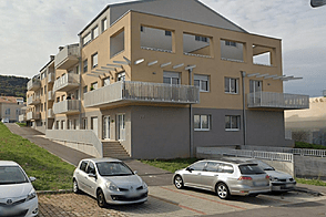 Квартира с тремя комнатами в Изоле