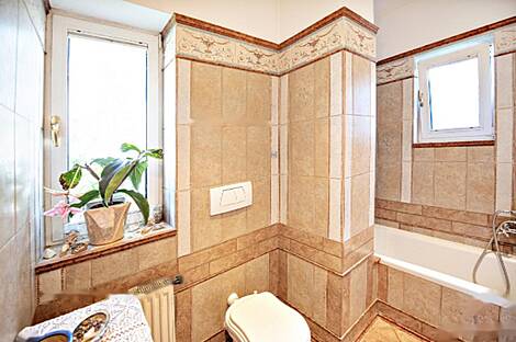 Здание в Бледе: 12