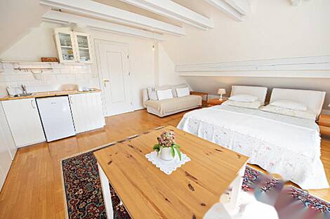 Здание в Бледе: 25