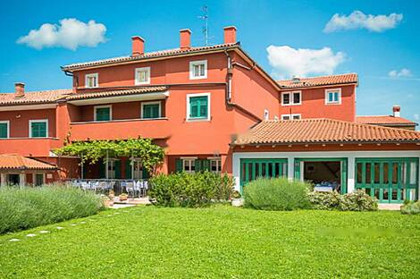 Дом в Шторье расположен в живописной местности, окружённой густыми лесами и чистым воздухом.: 1