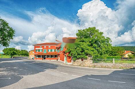 Дом в Шторье расположен в живописной местности, окружённой густыми лесами и чистым воздухом.: 16