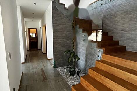 Резиденция, Друго Ножед: 7