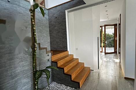 Резиденция, Друго Ножед: 9