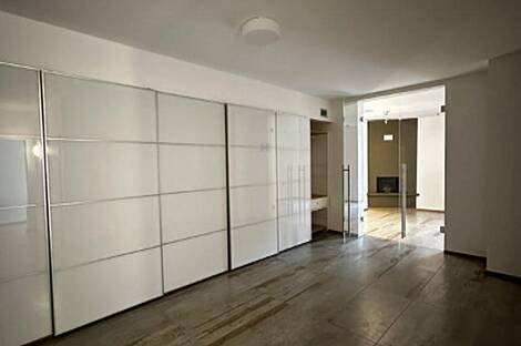 Резиденция, Друго Ножед: 18