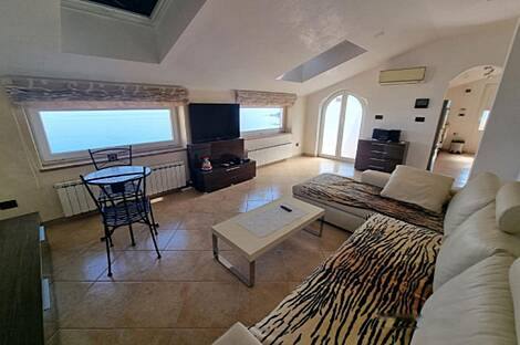 Изола, дом: 2