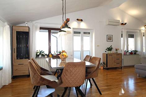 Малия, дом: 3