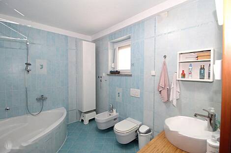 Малия, дом: 13