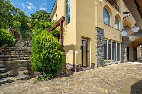 Резиденция, Корте: 1