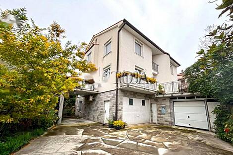 Изолский дом: 1