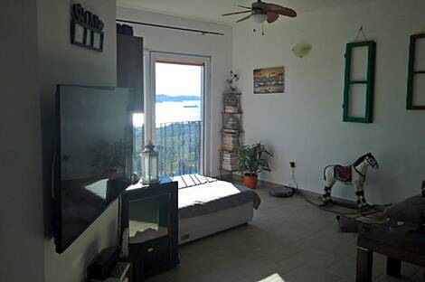 Дом с двумя этажами в Хрватинах: 4