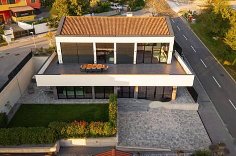 Дом в два этажа, расположенный в Сежане: 4