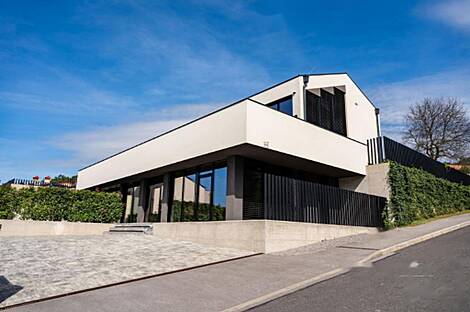 Дом в два этажа, расположенный в Сежане: 6