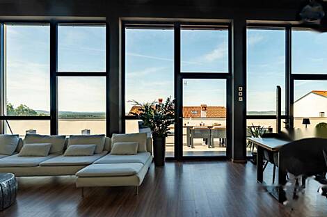 Дом в два этажа, расположенный в Сежане: 15