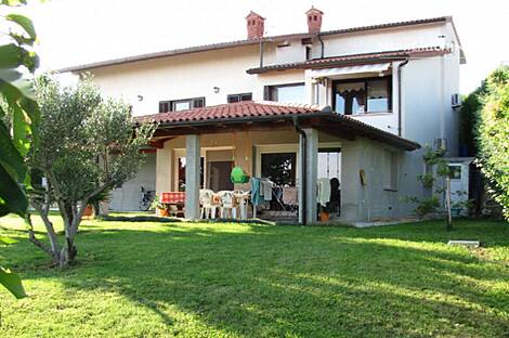 Здание, Лужайка: 3