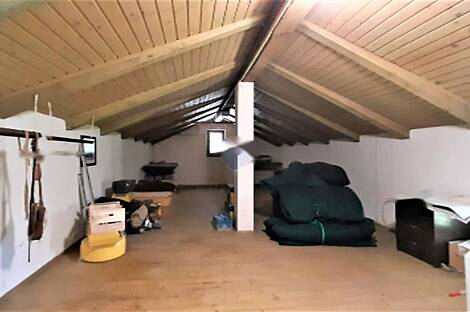 Здание с обширной территорией: 23