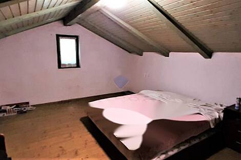 Здание с обширной территорией: 24