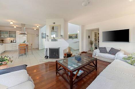 Здание, Малиа: 1