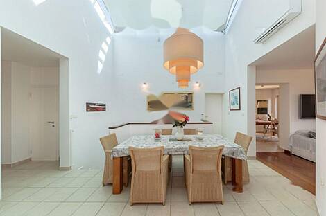 Здание, Малиа: 4