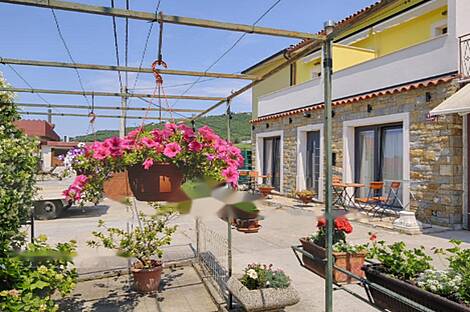 Нижние Шкофие, дом.: 4