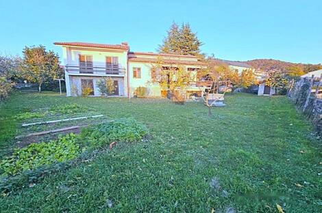 Дом в центре города Сежана: 10