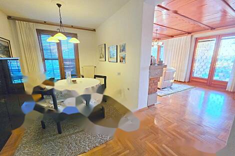 Дом в центре города Сежана: 18