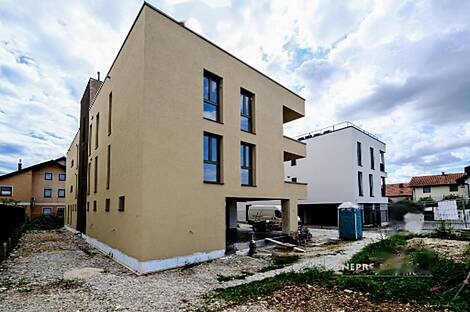 Квартира с тремя комнатами В поле: 2