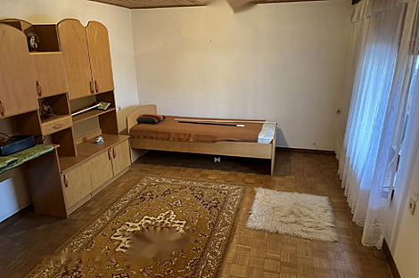 Шишка Дом с тремя комнатами: 11