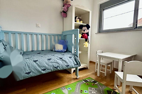 В Трново квартира с четырьмя комнатами: 9