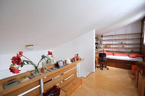 Квартира с 4,5 комнатами в районе Бежиград.: 4