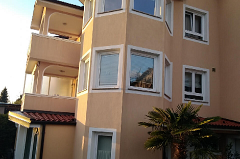 Квартира с четырьмя комнатами в районе Деканы.: 1