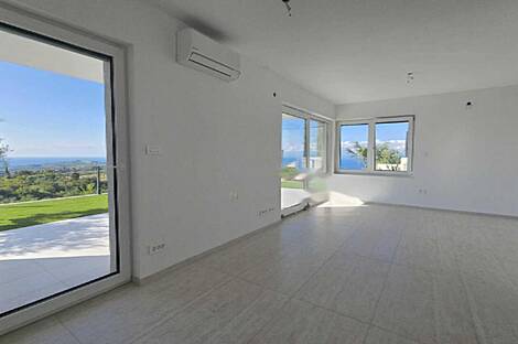 Трёхкомнатная квартира: 6